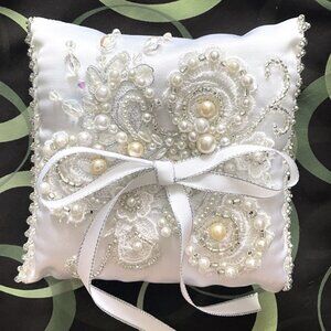 Bridal Wedding Ring Pilllow White wt beads, rhinestones. Ameynra design handwork